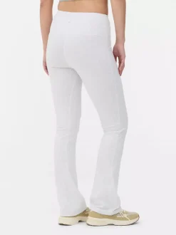 Legginsy do jogi z rozkloszowanymi nogawkami