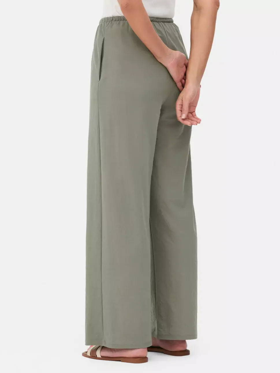 Legginsy z szeroką nogawką i sznurkiem w talii