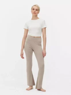 Legginsy z wysokim stanem i szeroką nogawką