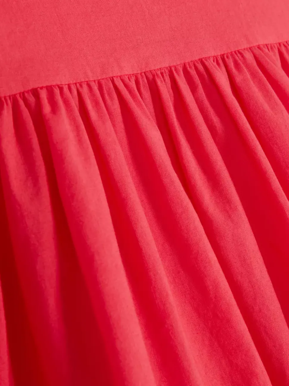 Letnia sukienka bez rękawów z kołnierzykiem