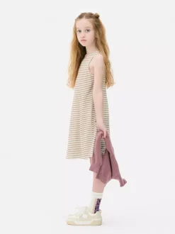 Letnia sukienka w paski bez rękawów