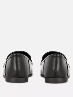 Loafersy ze sztucznej skóry z klamrą