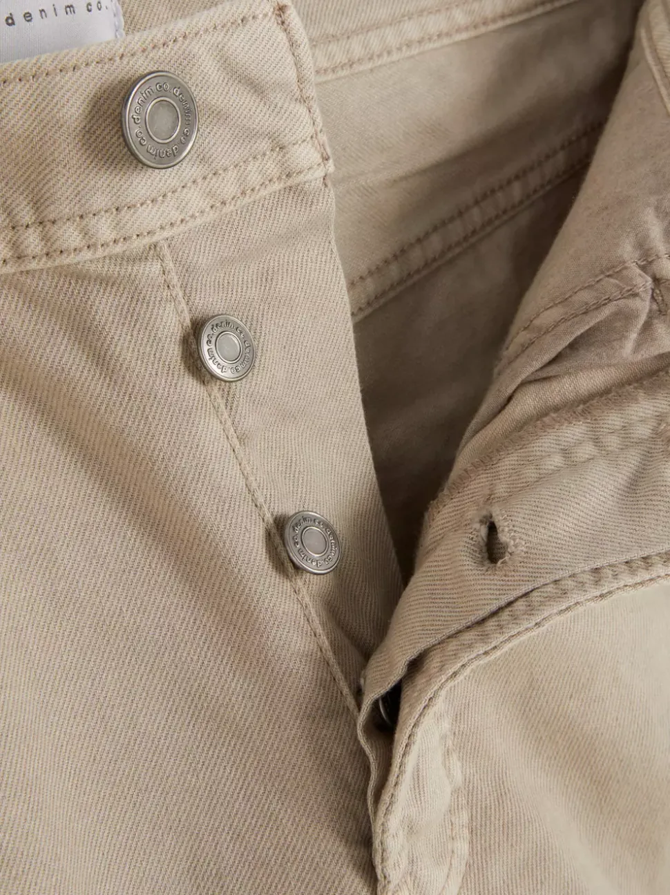 Luźne spodenki jeansowe