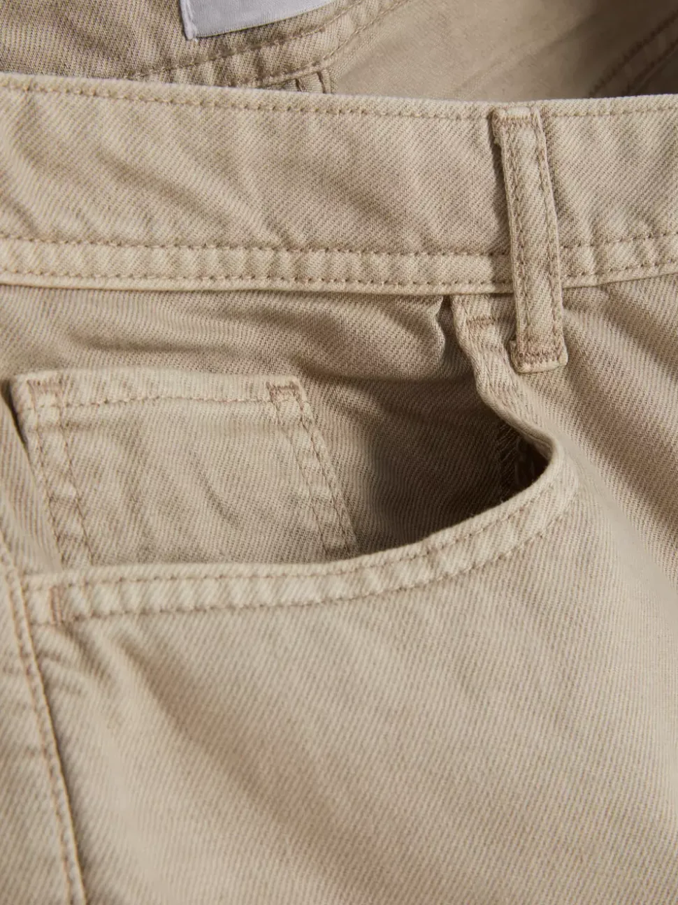 Luźne spodenki jeansowe