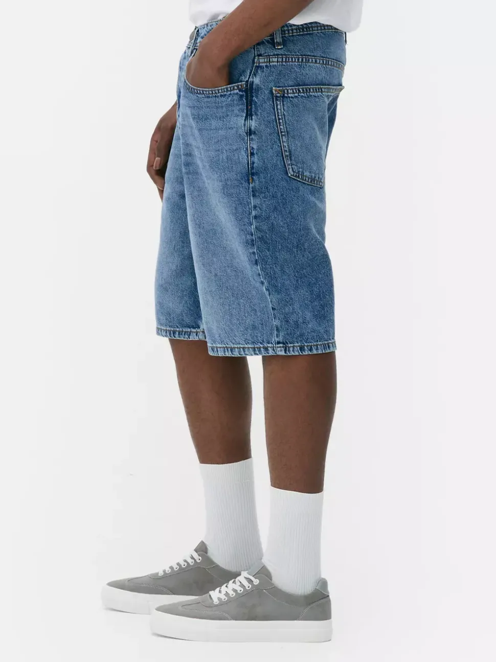 Luźne spodenki jeansowe