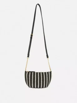 Mała słomiana torebka na ramię z łańcuszkiem