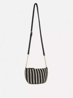 Mała słomiana torebka na ramię z łańcuszkiem