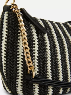 Mała słomiana torebka na ramię z łańcuszkiem
