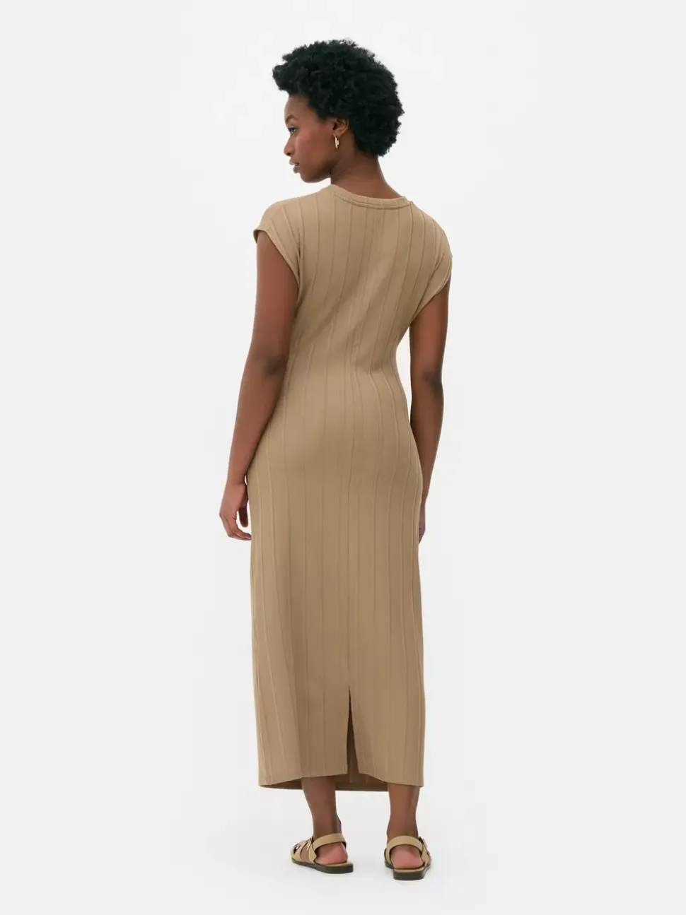 Marszczona sukienka midi z prążkowanej dzianiny