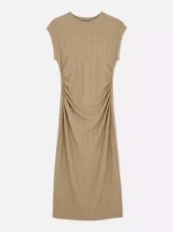 Marszczona sukienka midi z prążkowanej dzianiny