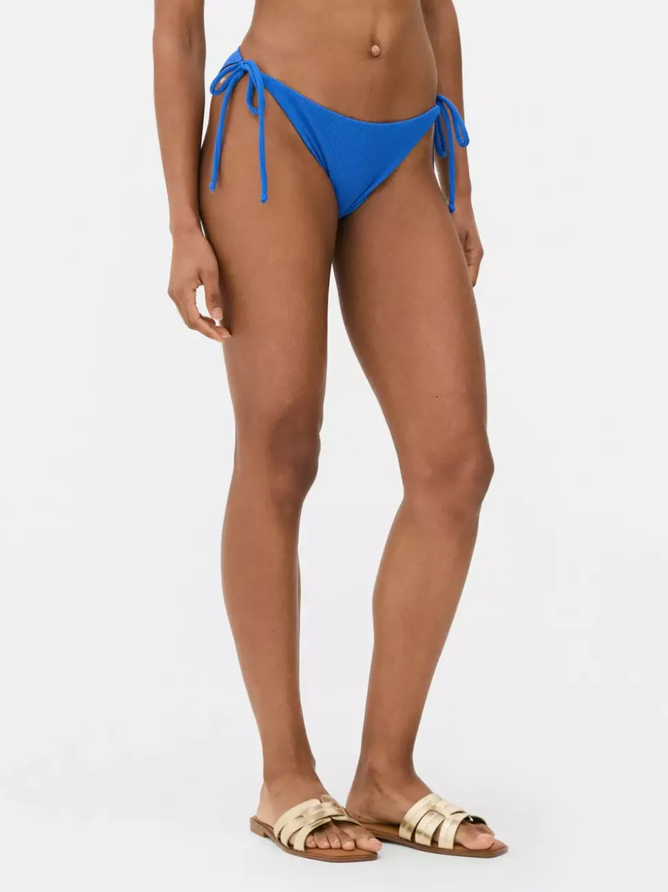 Marszczony dół od bikini z wiązaniem z boku