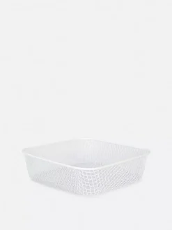 Mały koszyk z drucianej siatki