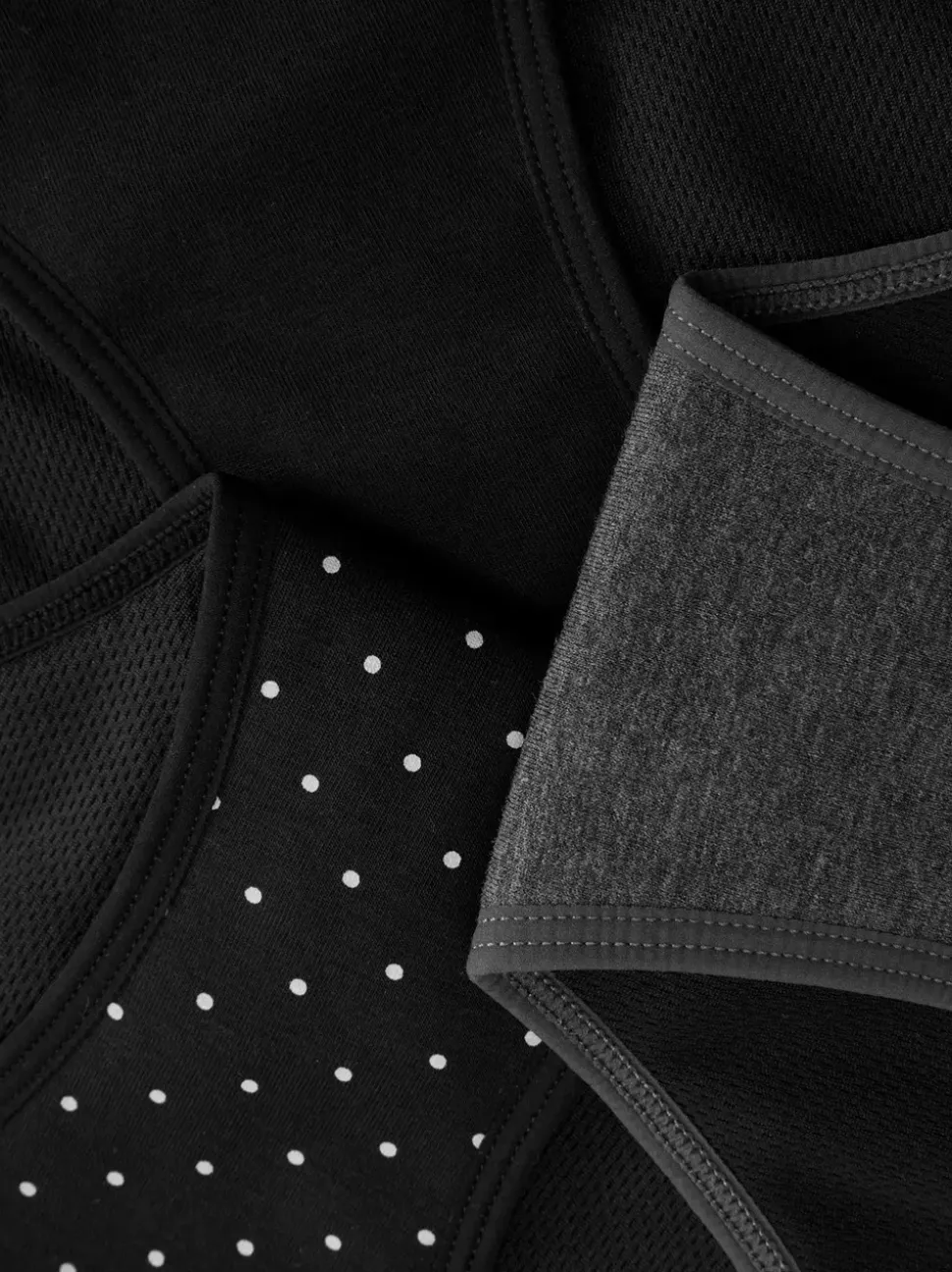 Menstruacyjne figi z wysokim stanem, 3 pary