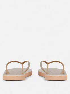 Metaliczne japonki z odkrytymi palcami