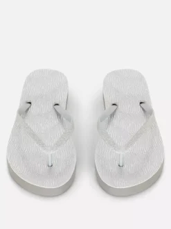 Metaliczne japonki z odkrytymi palcami