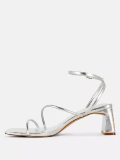Metaliczne sandały na obcasie klockowym