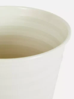 Metalowa doniczka do zawieszenia