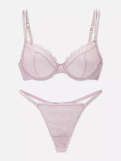 Miękki stanik i stringi z kwiatowym haftem, zestaw