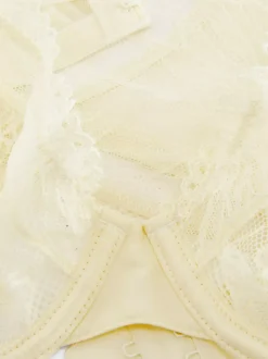 Miękki stanik i stringi z kwiatowym haftem, zestaw