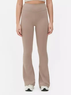 Miękkie legginsy z rozszerzaną nogawką