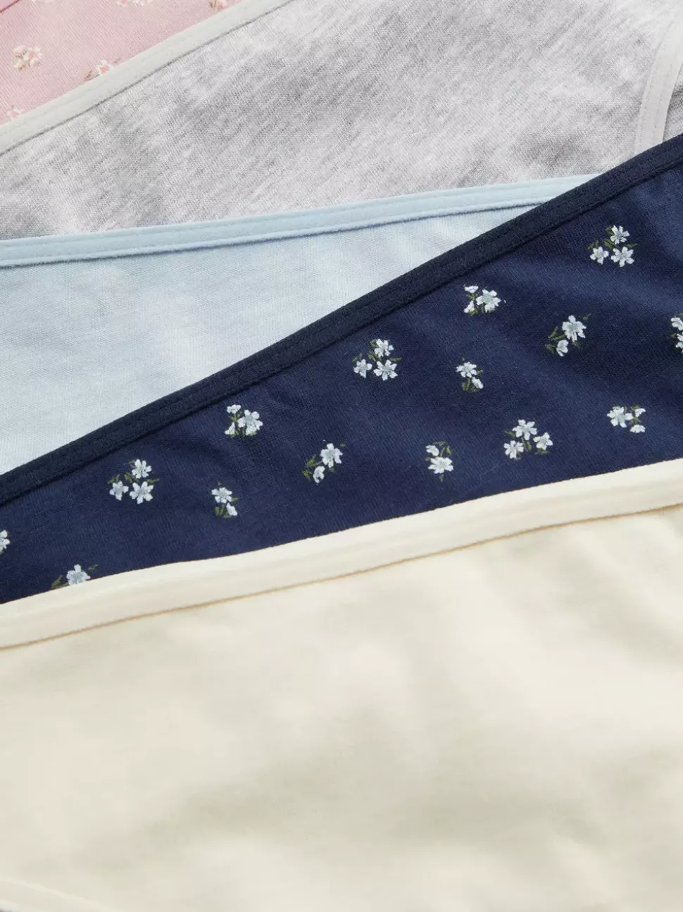 Minifigi na co dzień, 5 par