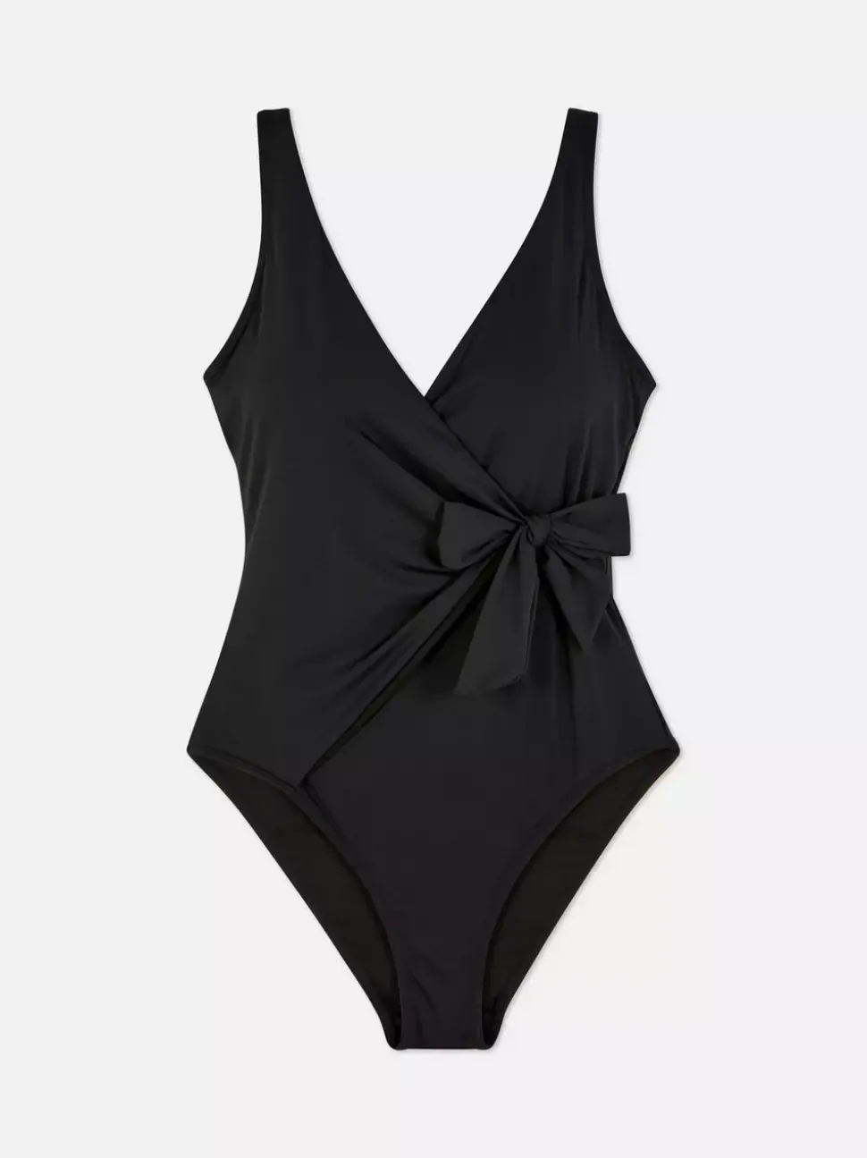 Modelujący strój kąpielowy o kroju kopertowym