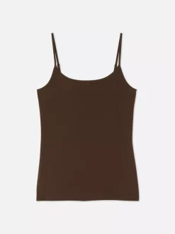 Modny rozciągliwy top na ramiączkach