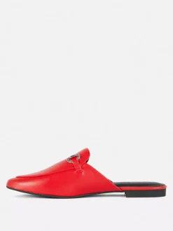 Mokasyny typu mule ze sprzączką