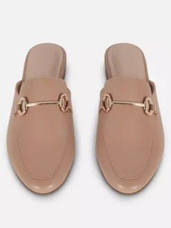 Mokasyny typu mule ze sprzączką