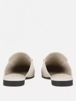 Mokasyny typu mule ze sprzączką