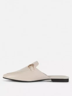 Mokasyny typu mule ze sprzączką