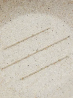 Mydelniczka ze wzorem w jodełkę