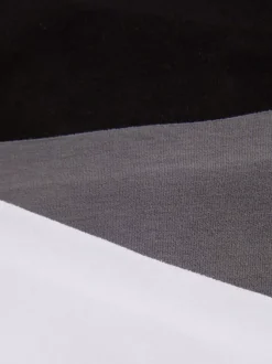 Niewidoczne stringi w stonowanych kolorach, 3 pary