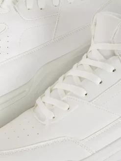 Niezbędne buty sportowe z wysoką cholewką