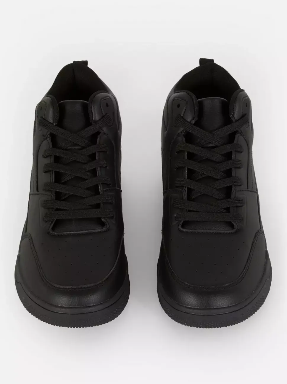 Niezbędne buty sportowe z wysoką cholewką