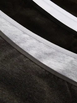 Niezbędne stringi, 5 par