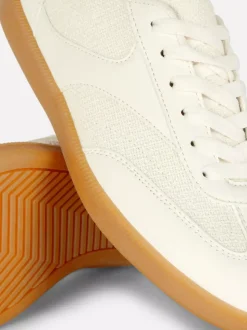 Niskie buty sportowe z gumową podeszwą