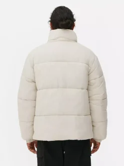 Ocieplany płaszcz średniej długości