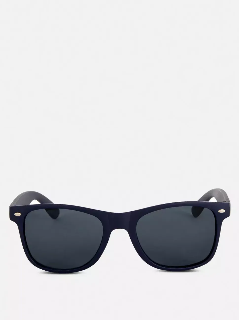 Okulary przeciwsłoneczne w kwadratowej oprawie