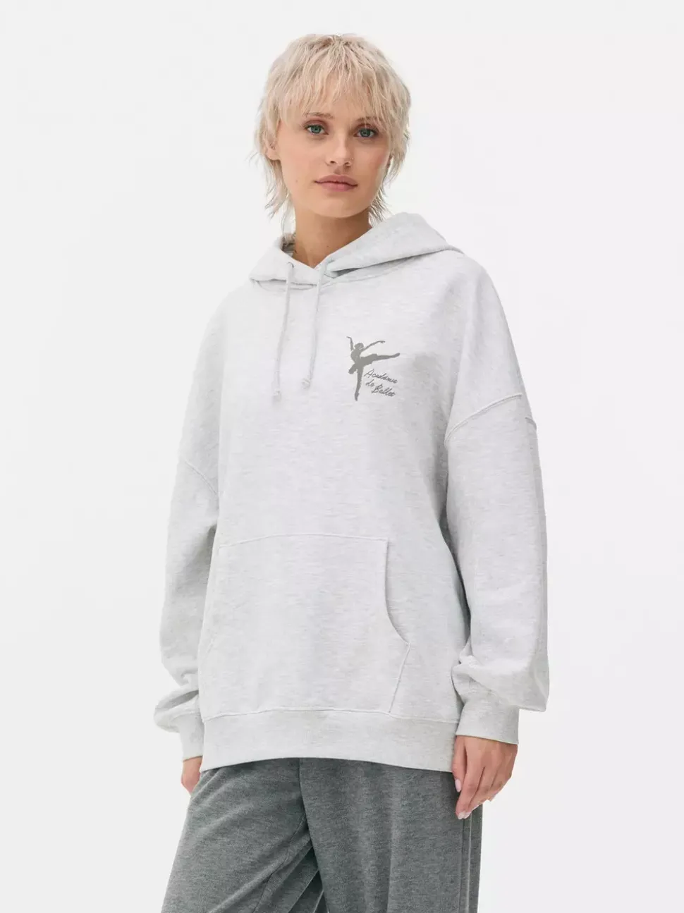 Oversize'owa bluza z kapturem i nadrukiem