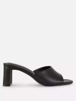 Pantofle bez pięty na słupku