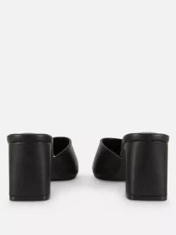 Pantofle bez pięty na słupku