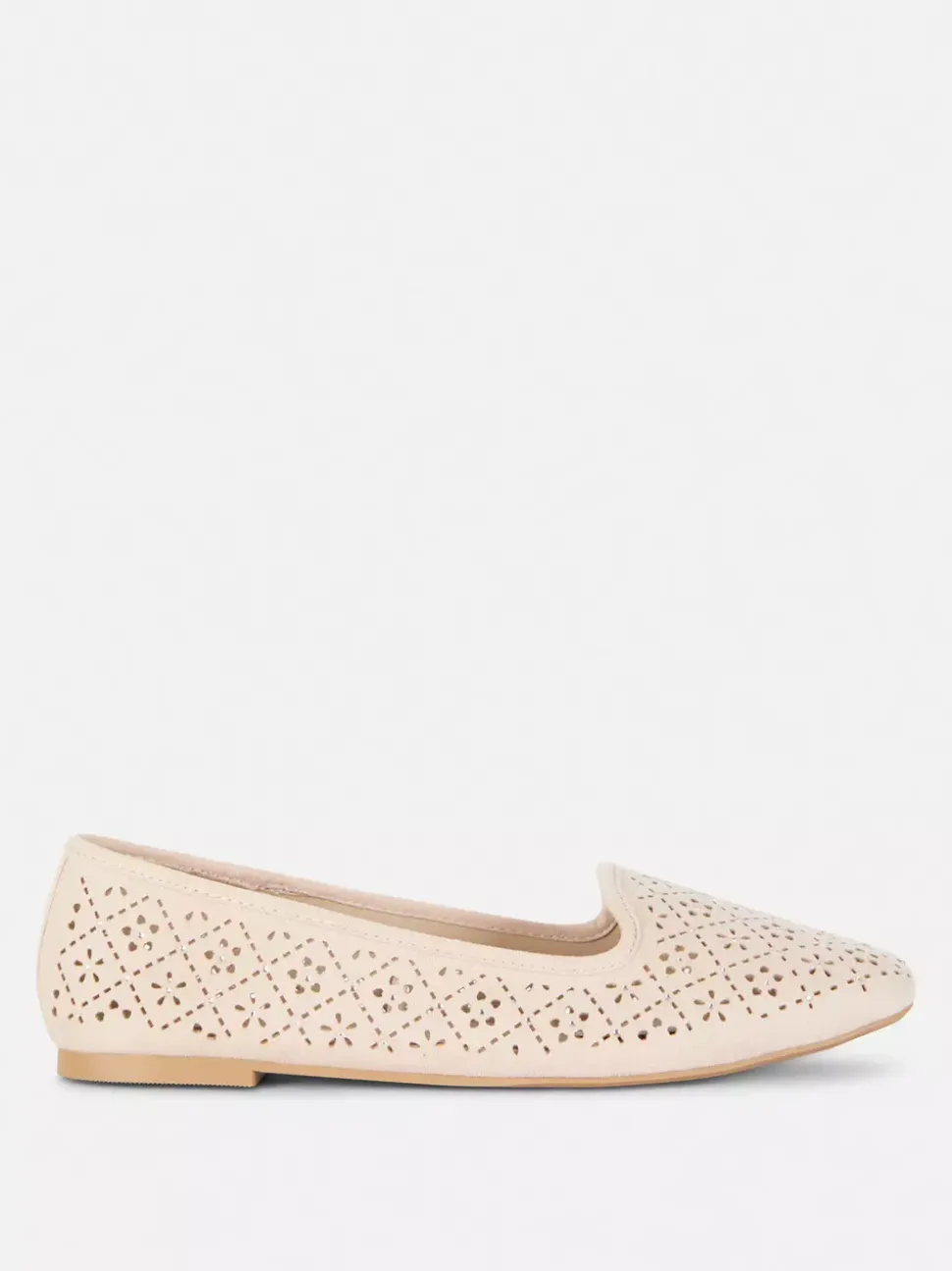 Płaskie baleriny ze strasem i laserowymi wycięciami