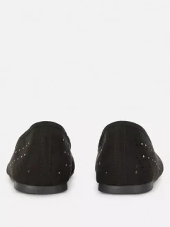 Płaskie baleriny ze strasem i laserowymi wycięciami