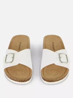 Płaskie sandały z pojedynczym paskiem