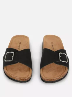 Płaskie sandały z pojedynczym paskiem