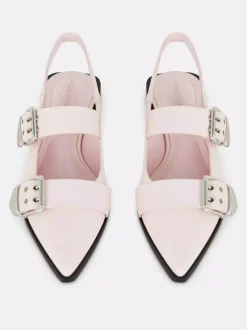 Płaskie spiczaste baleriny z paskiem z oczkami