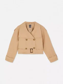 Płaszcz o skróconym kroju z paskiem