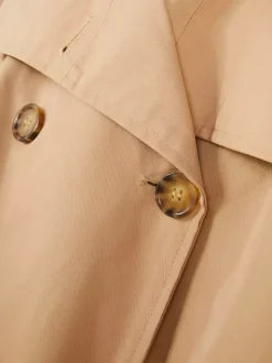 Płaszcz o skróconym kroju z paskiem