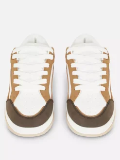 Płócienne buty sportowe z niską cholewką